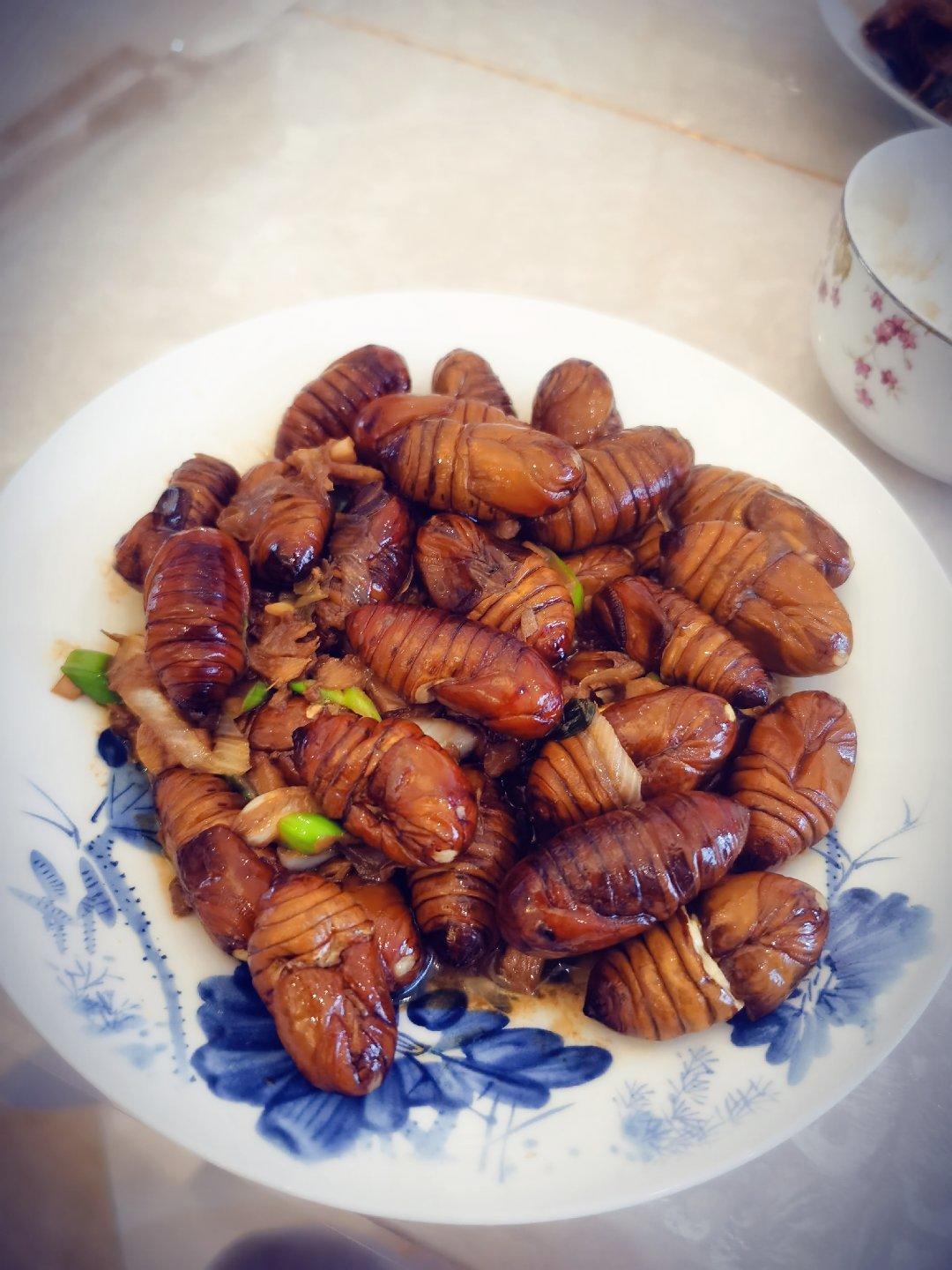 家常炒茧蛹