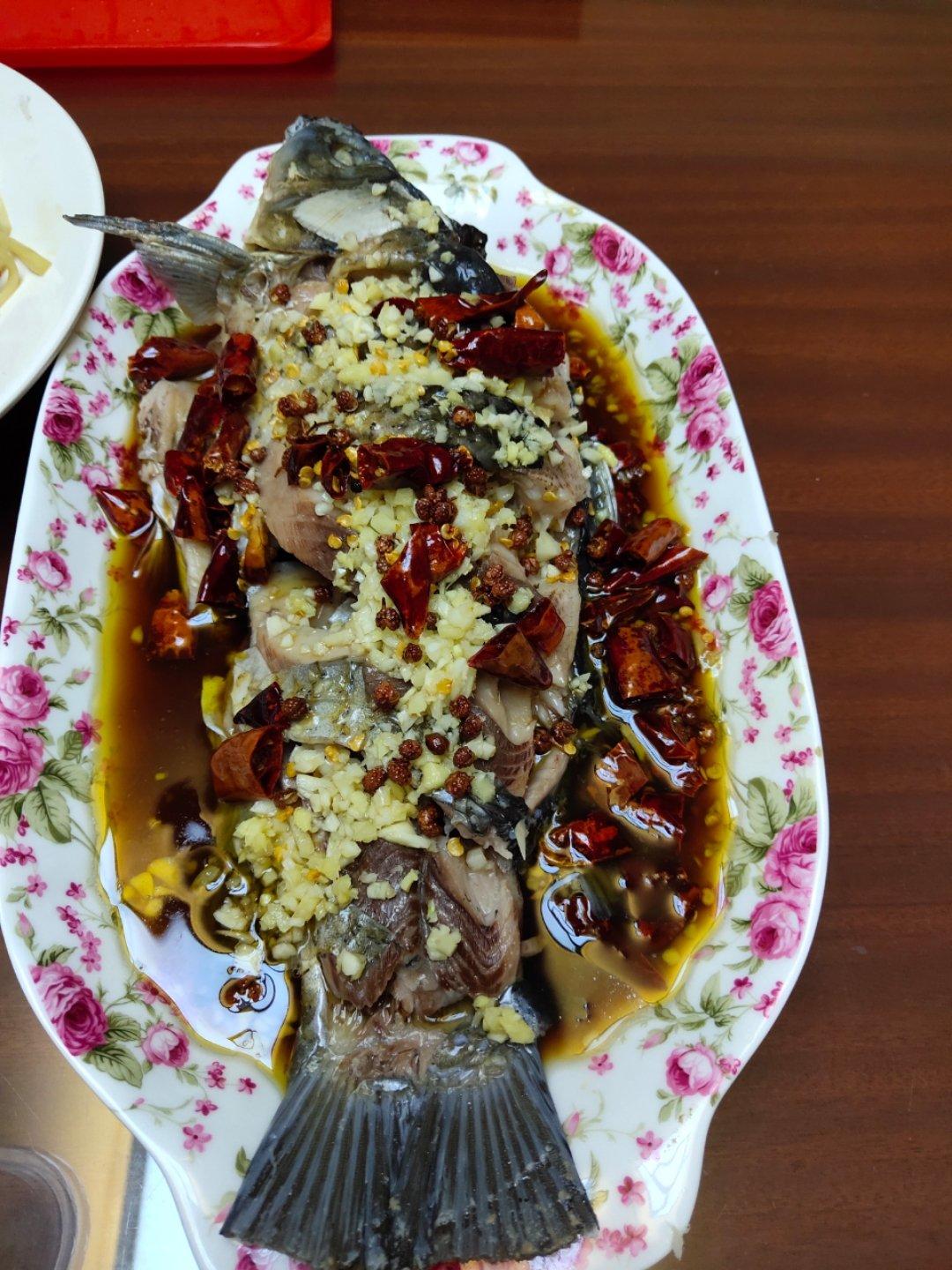 蒜爆鱼