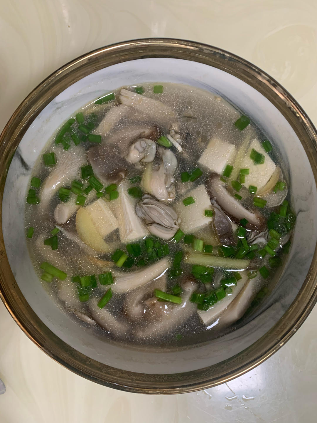 牡蛎菌菇豆腐汤