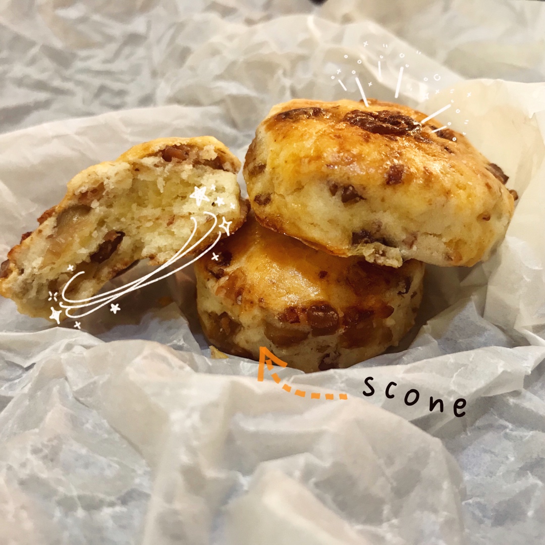 【视频】3分钟 奶油司康Scone(可能是世界上最快手的司康) 消耗淡奶油～