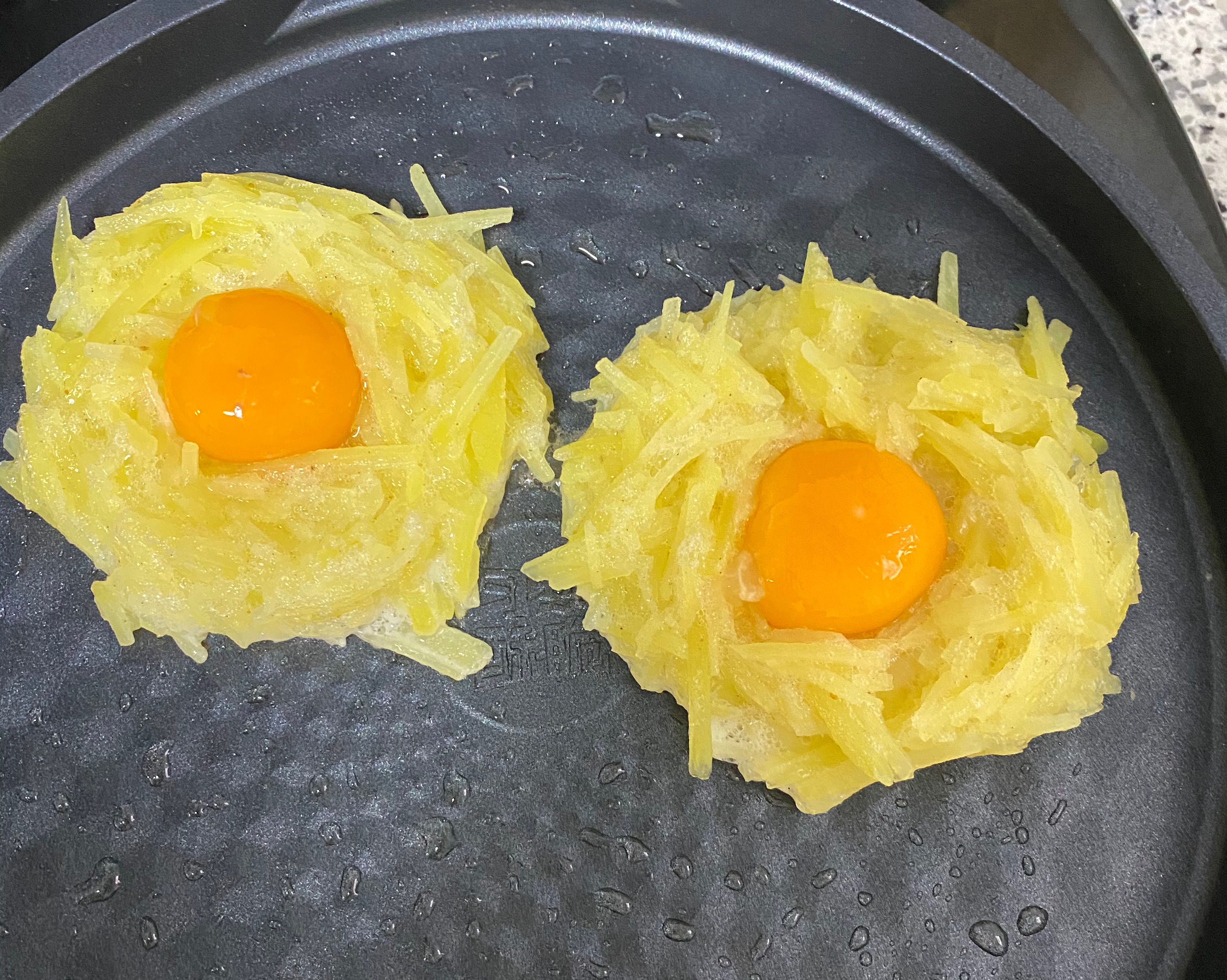 土豆丝鸟巢鸡蛋早餐饼的做法