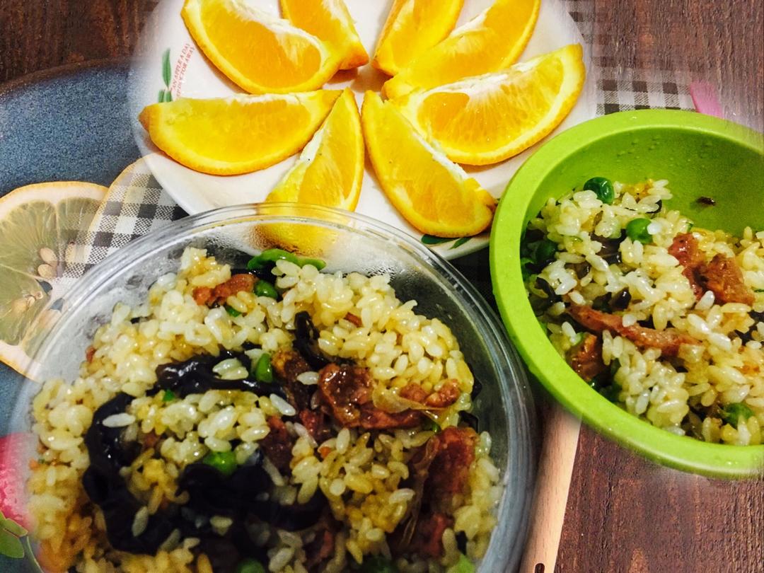 香菇腊肠土豆焖饭