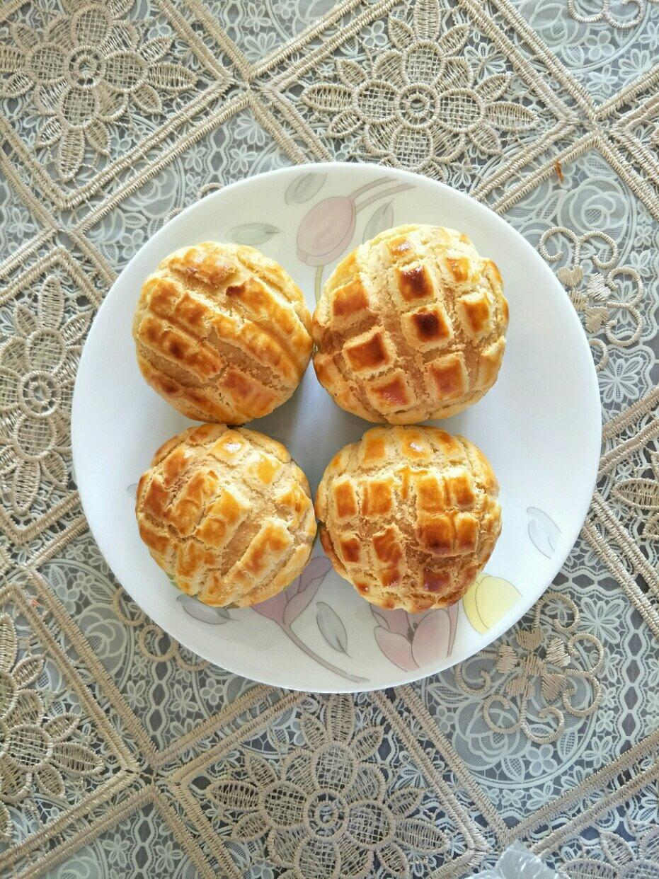 好吃到炸裂的港式菠萝包（附带制作酥皮的小视频）