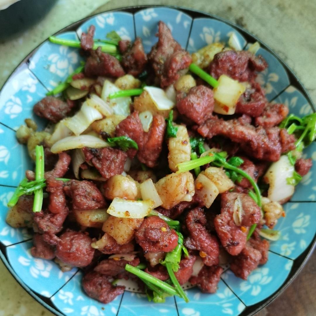 三分钟快手做好吃的孜然香菜炒羊肉