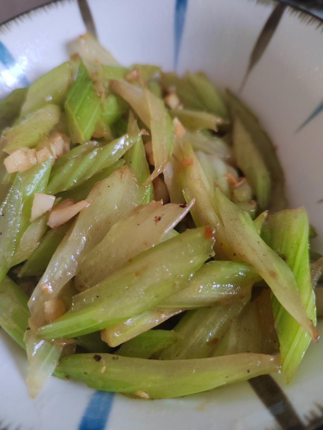 素炒芹菜