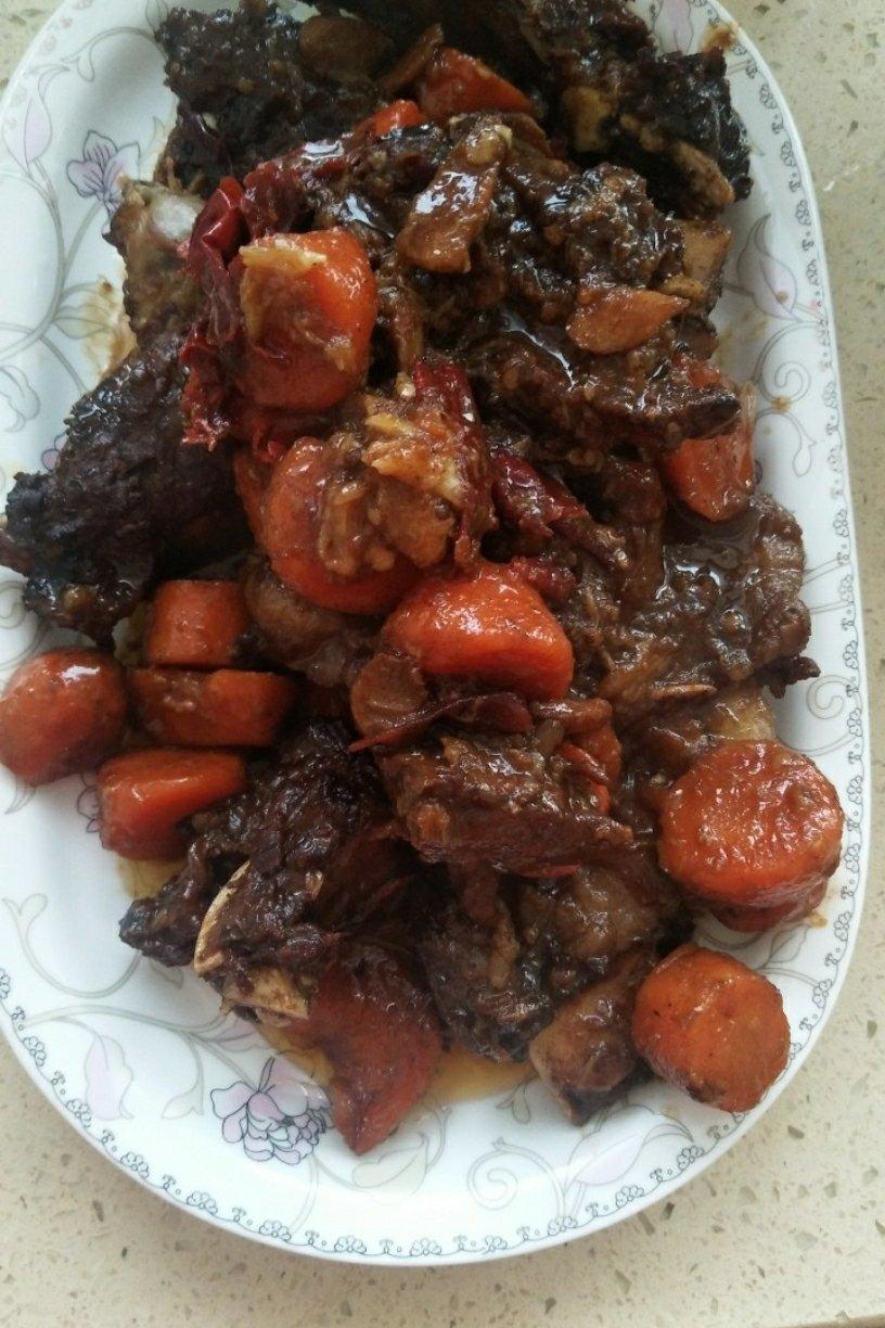 胡萝卜炖牛排骨