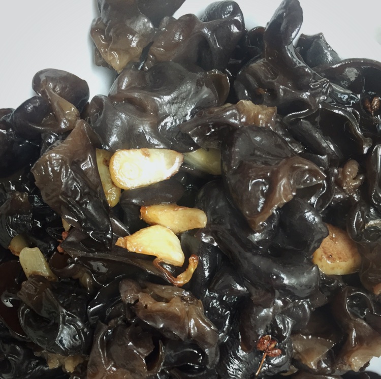 【大蒜烧木耳图片】安然如夏ゞ_下厨房