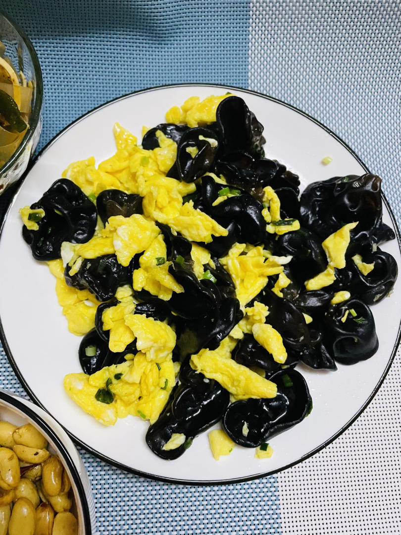 木耳炒鸡蛋
