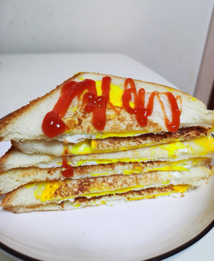 懒人版早餐🔥2分钟吃到超好吃的鸡蛋面包片