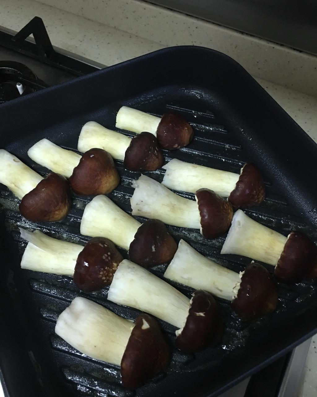 黄油煎松茸