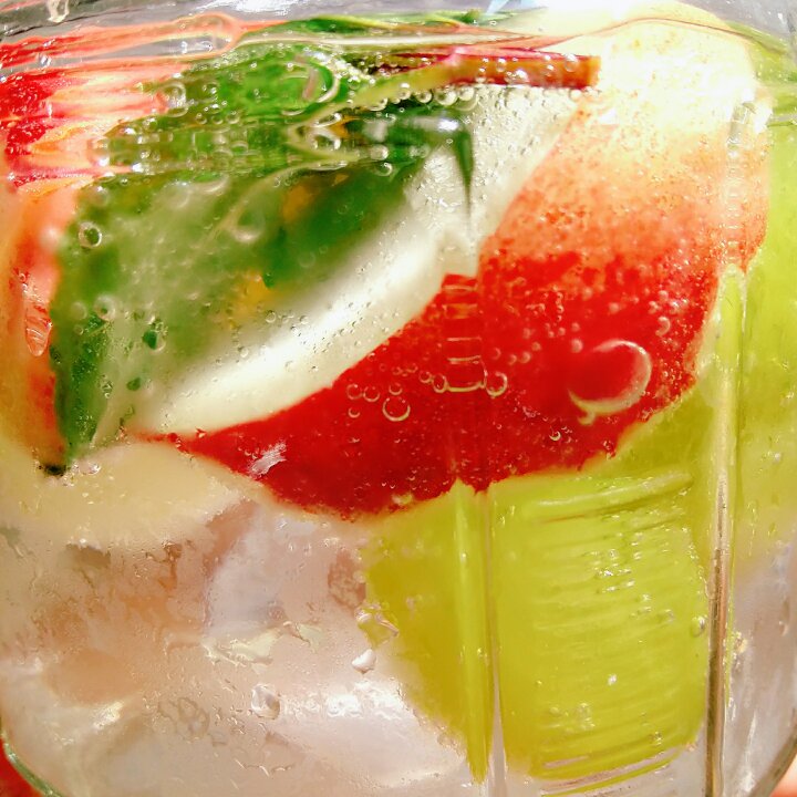 夏日清凉桃子汽水