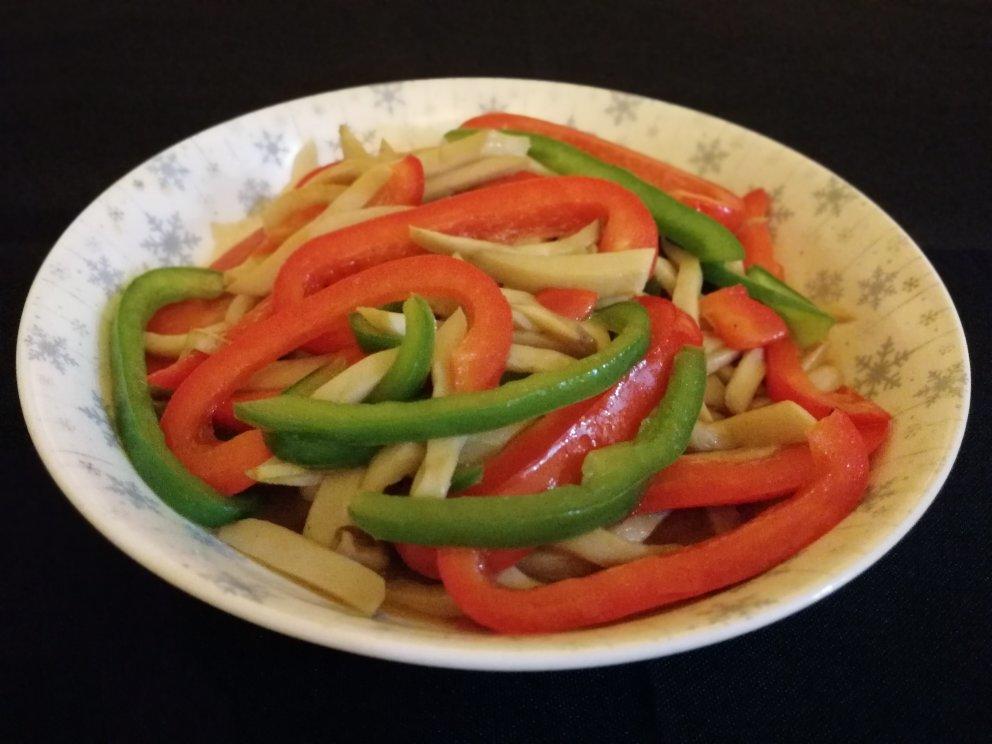 素炒三丝（青椒杏鲍菇胡萝卜）
