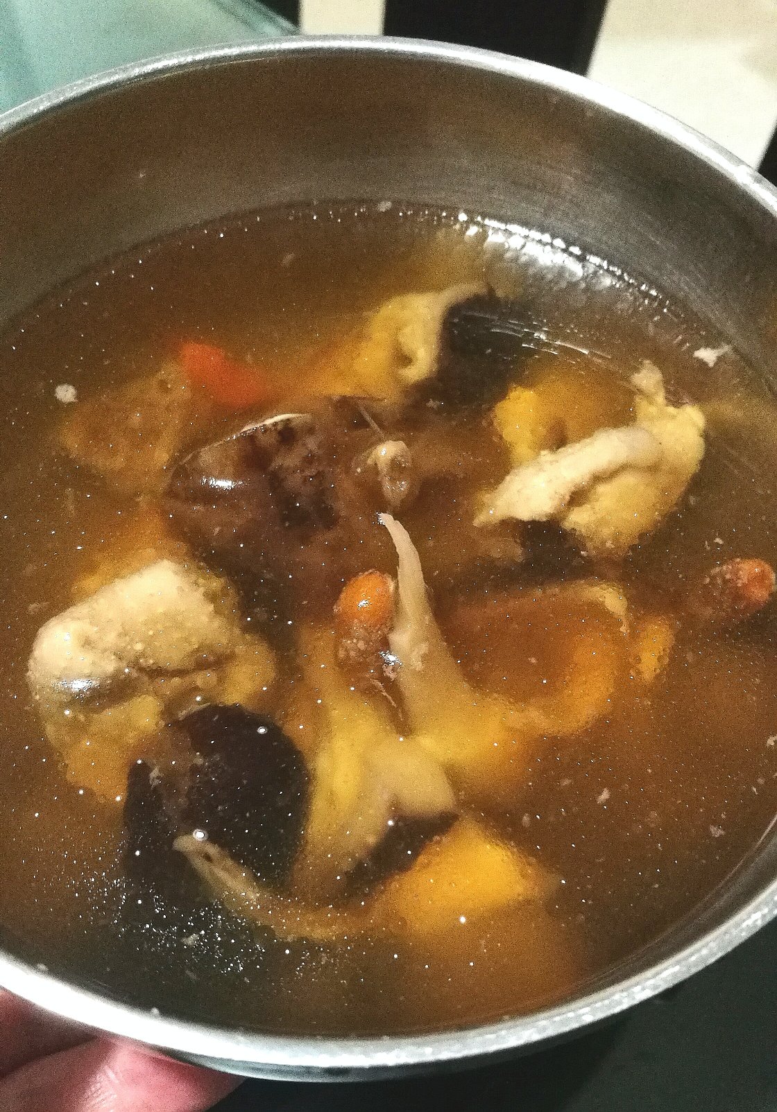 香菇炖鸡汤