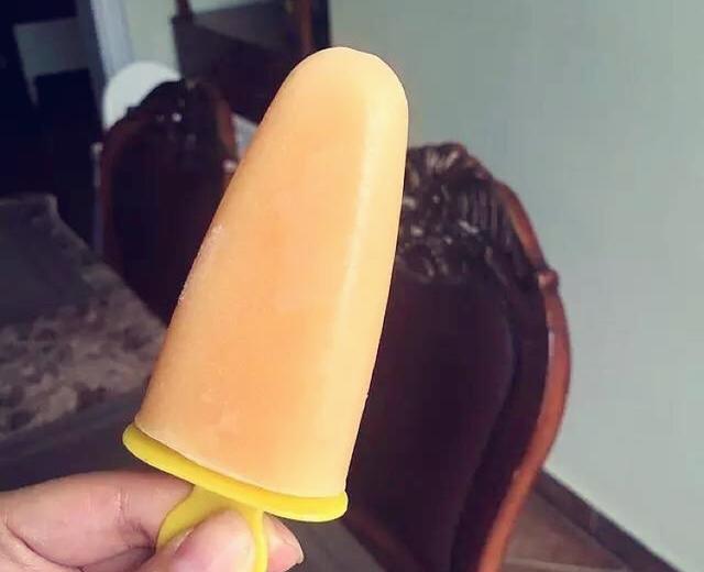 芒果蜜桃冰棍，做个纯粹的水果冰的做法