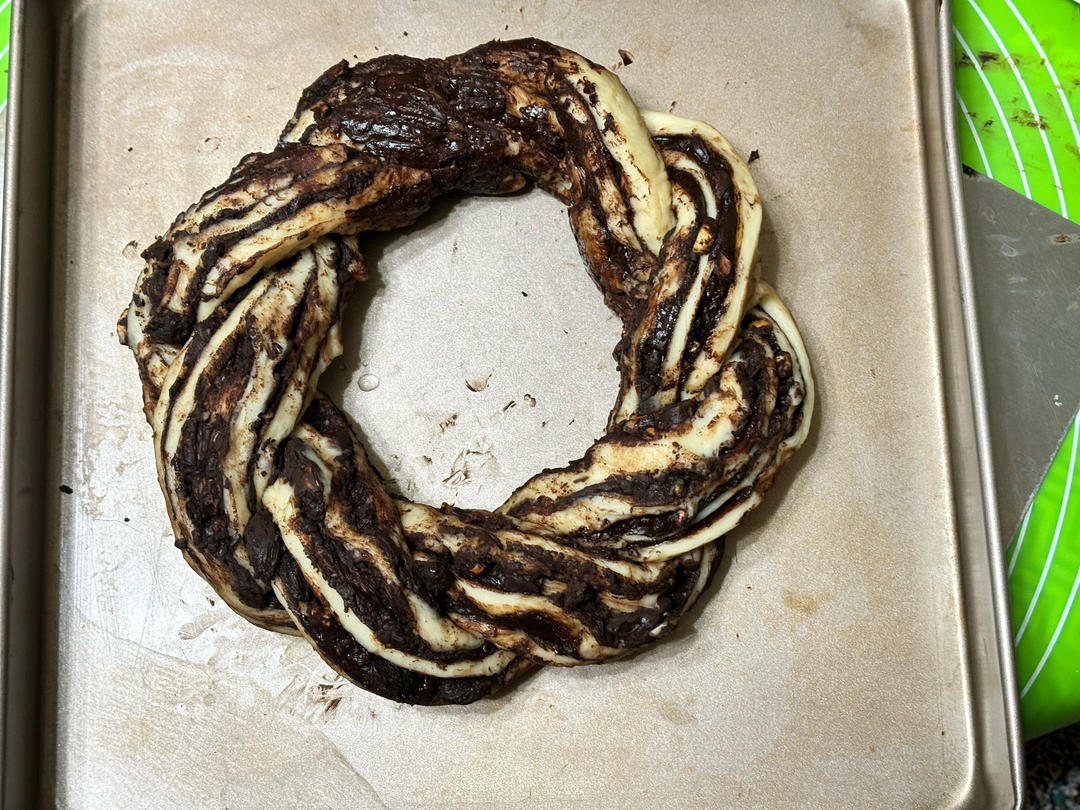 圣诞巧克力坚果麋鹿花环面包