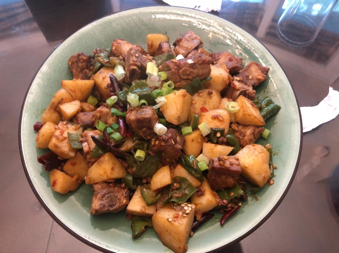 川味土豆烧排骨