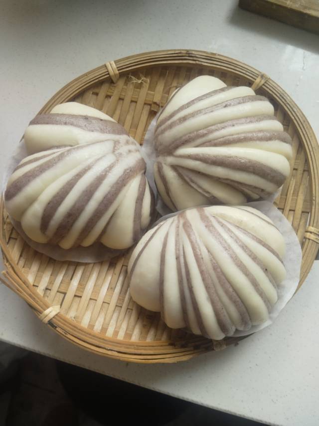 南瓜双色贝壳花卷