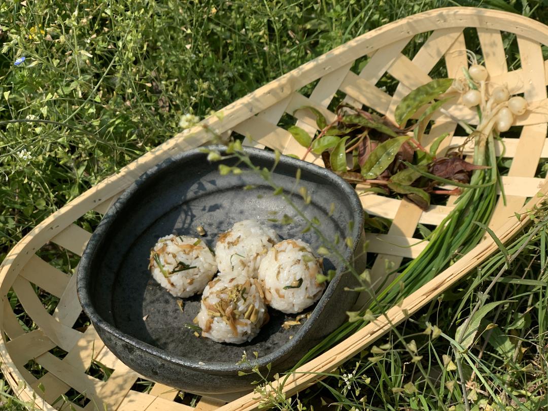 油浸香椿丁香鱼酱的做法