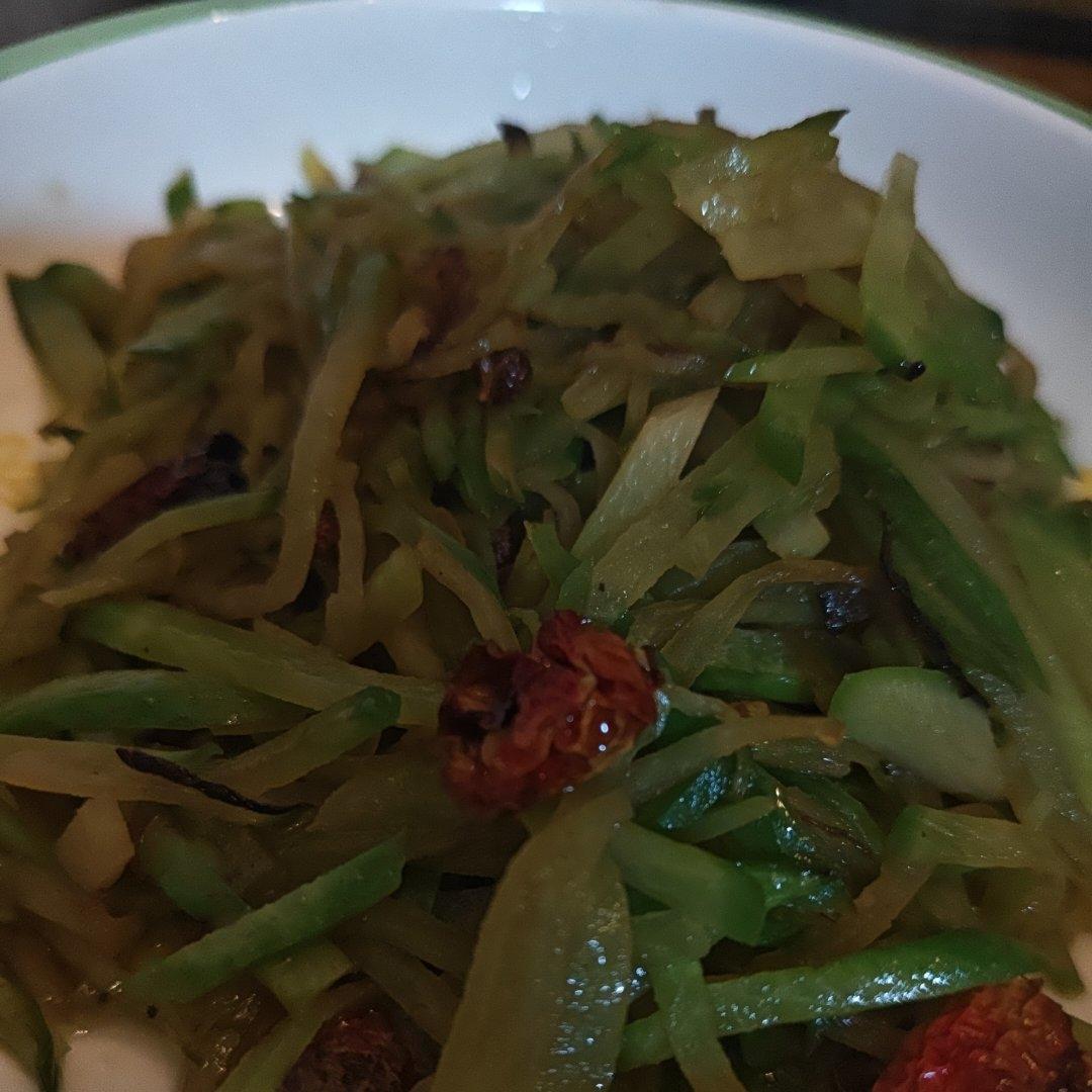 炝炒青萝卜