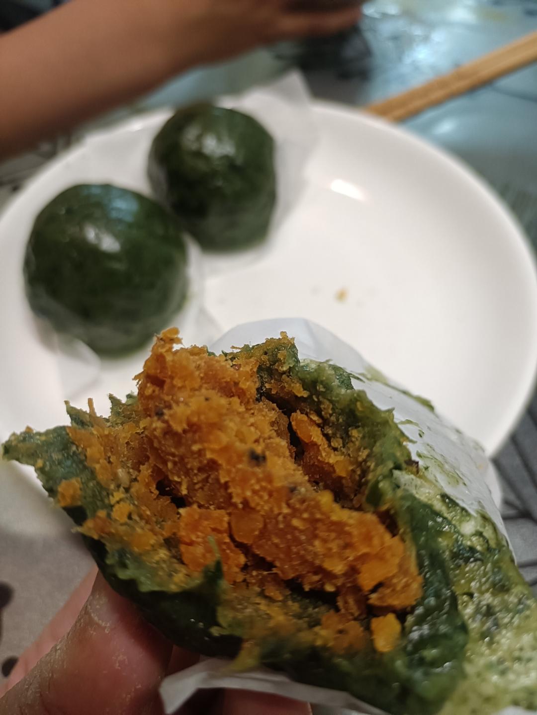 清明必吃的艾草青团