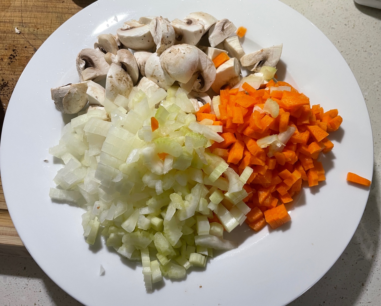 一只锅就能搞定的意式香煎兔肉烩栗子和蔬菜的做法 步骤1