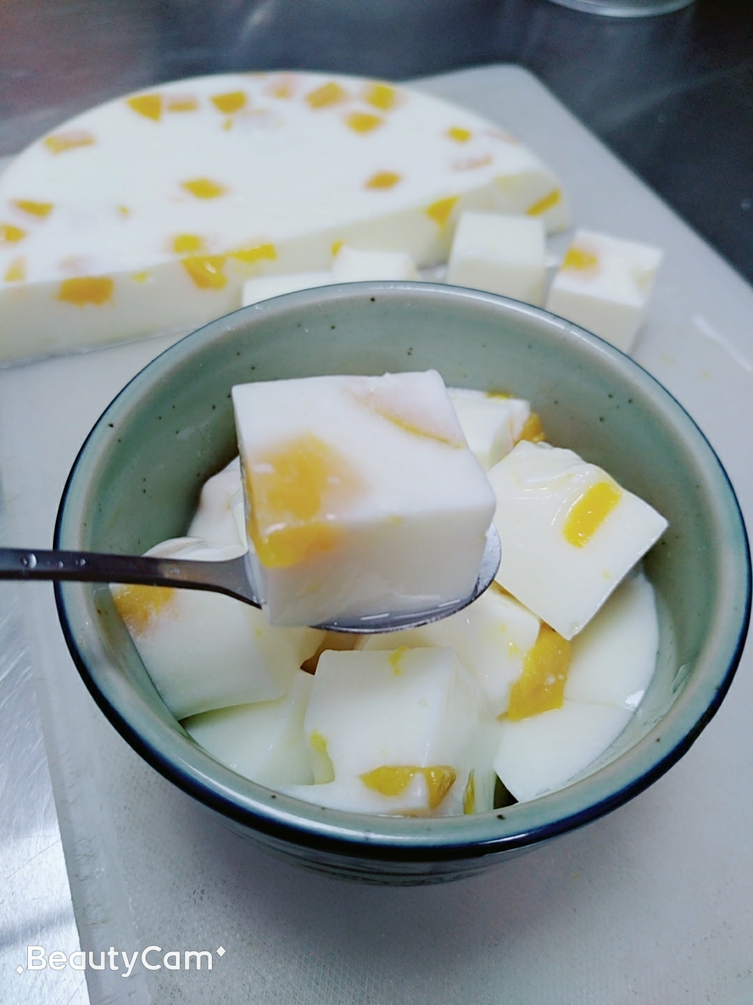 芒果牛奶冻~白凉粉版