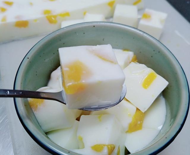 芒果牛奶冻~白凉粉版的做法