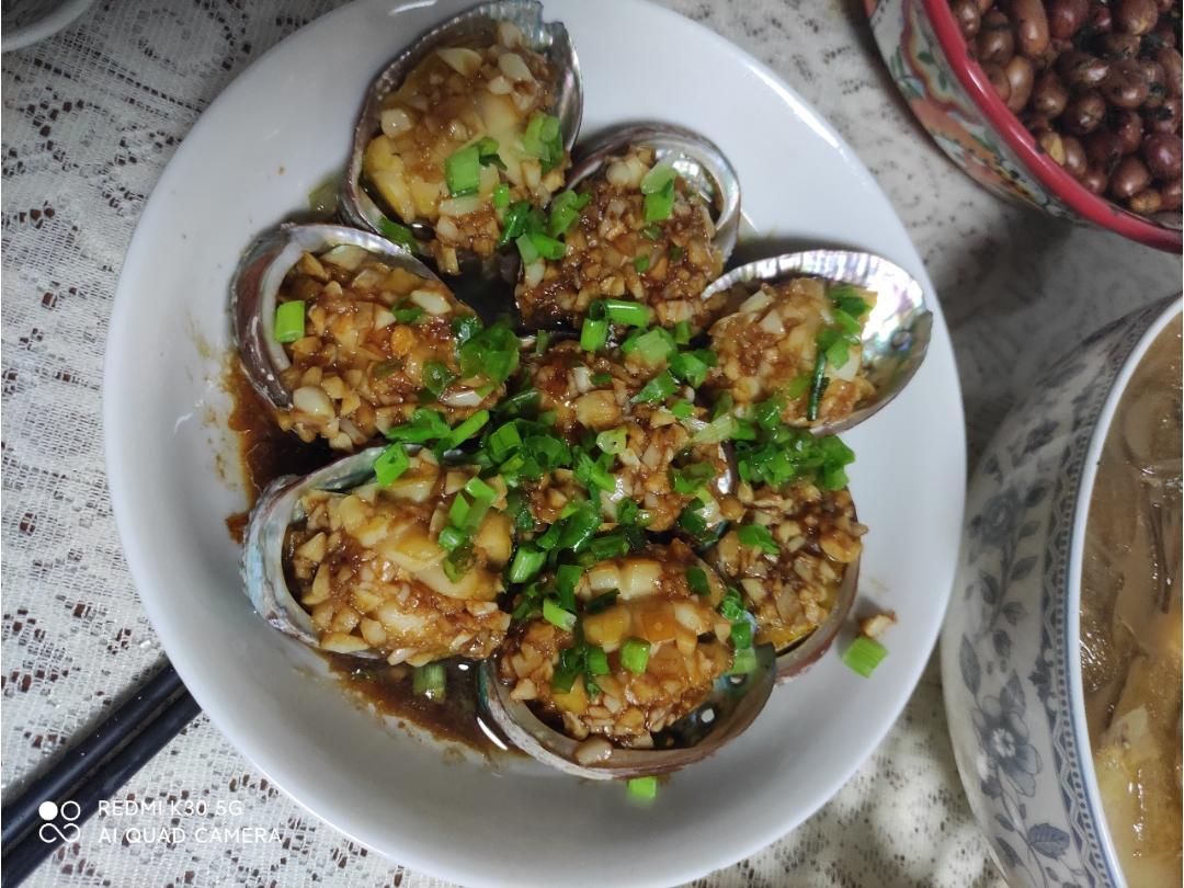 家人连蒜末都不放过的蒜蓉鲍鱼