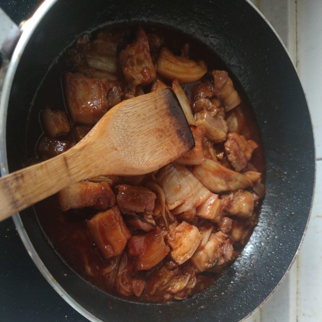 辣白菜炒五花肉（秘诀是雪碧）