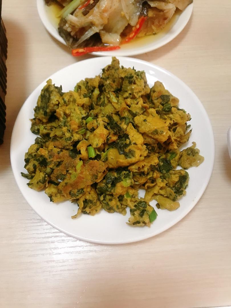 笑容明媚的翕月做的紫苏叶炒鸡蛋