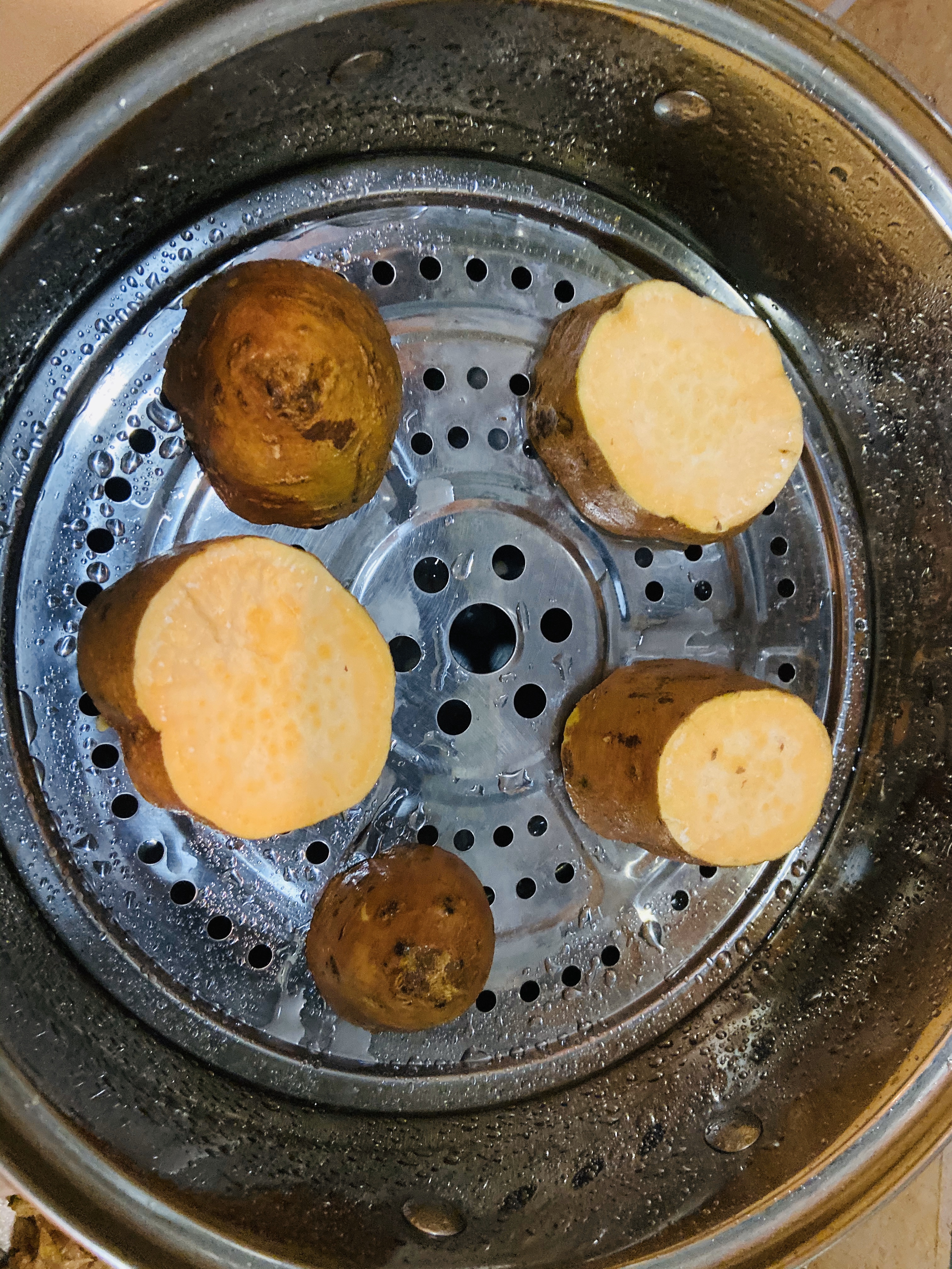 饺子皮红薯派（多下的饺子皮不浪费）的做法 步骤1