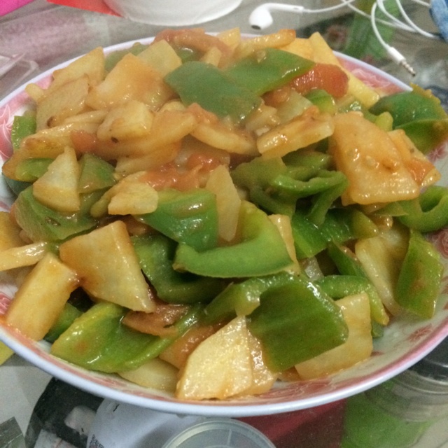 青椒番茄土豆片