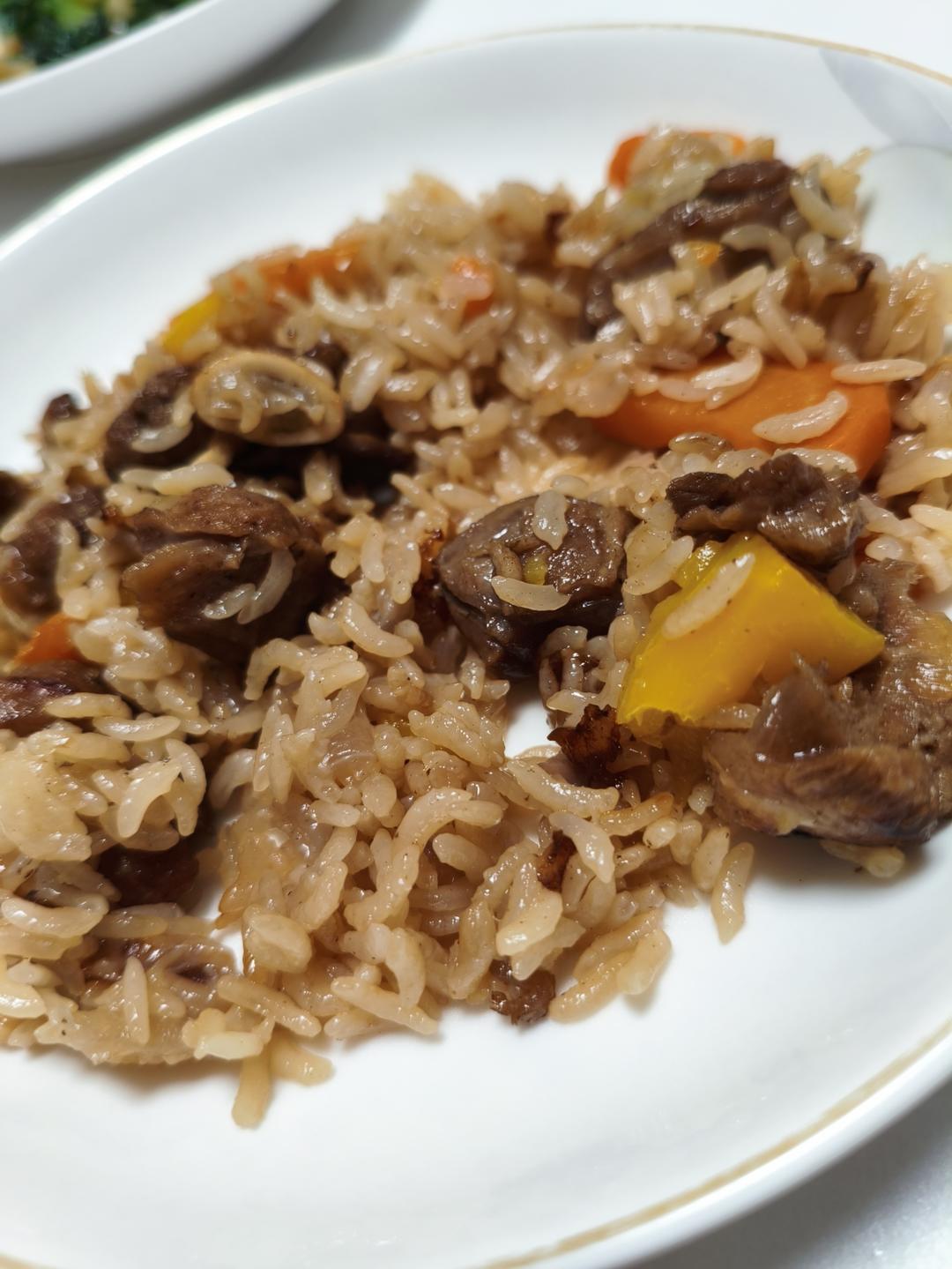 新疆羊排抓饭