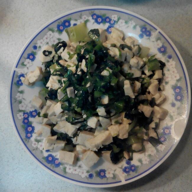豆腐炒莴苣叶的做法