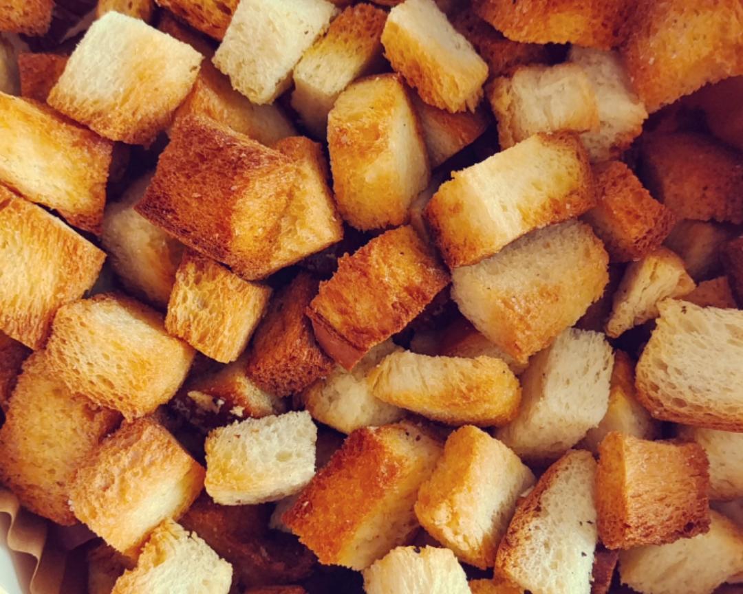 剩面包还能这样吃——空气炸锅零失败（消耗特殊时期的面包库存）的做法