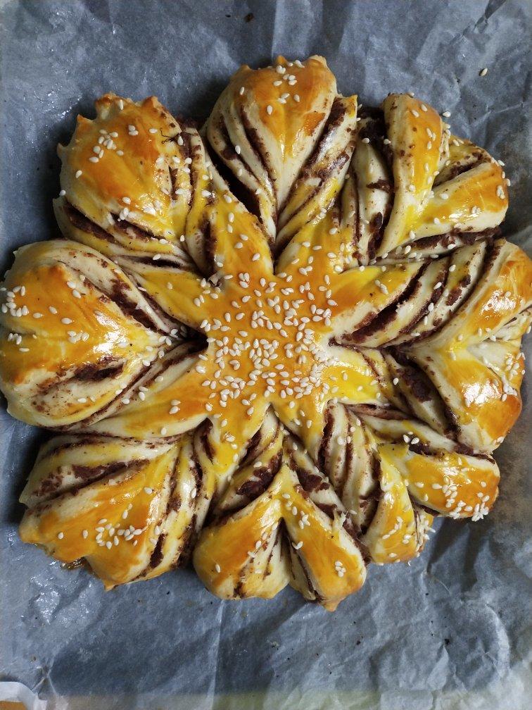 太阳花肉松面包