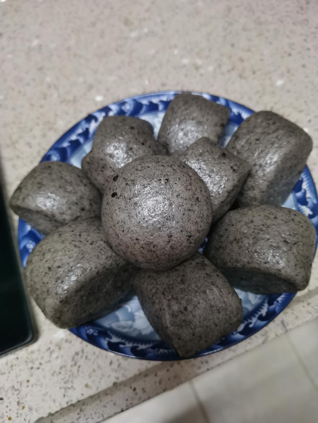 奶香黑芝麻刀切馒头