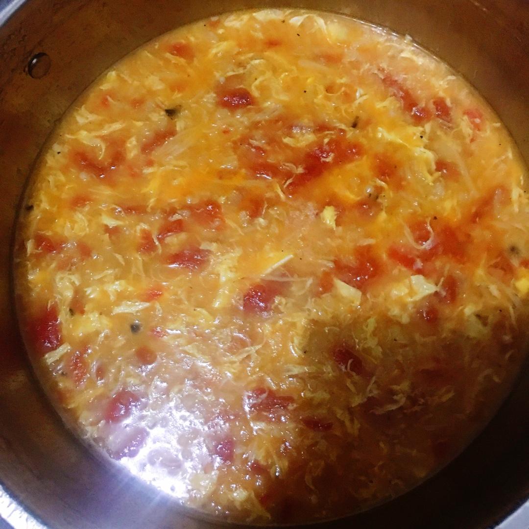 饱腹又减脂，来一碗番茄金针菇鸡蛋汤