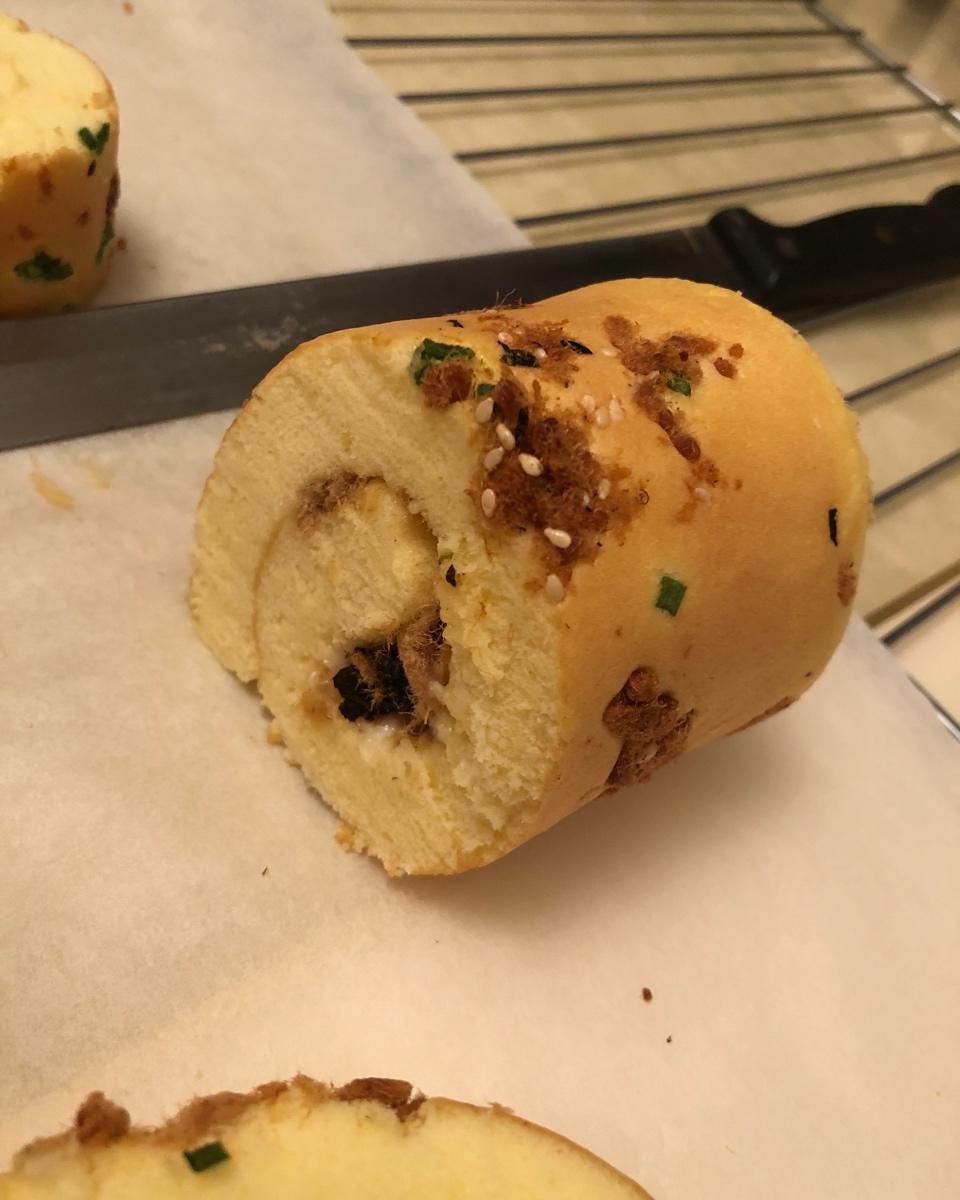 香葱肉松蛋糕卷