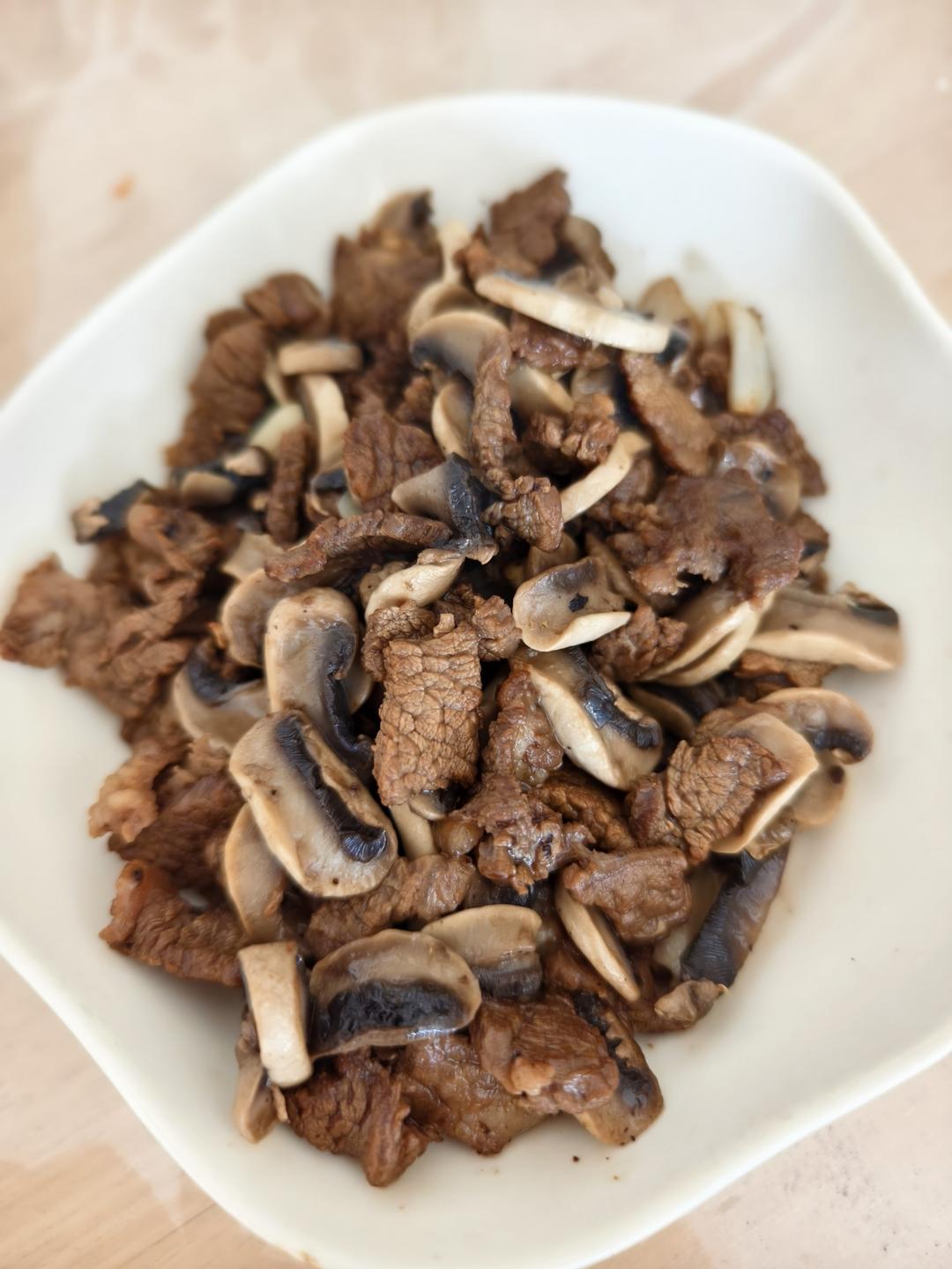 蒜香口菇牛肉粒
