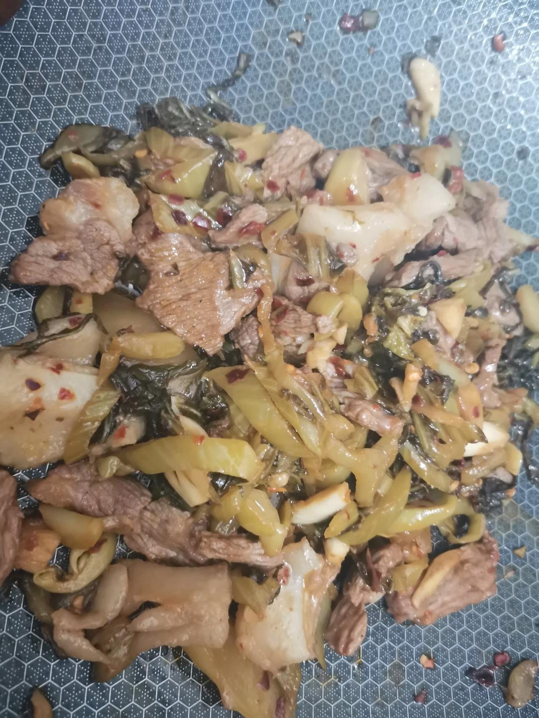酸菜炒五花肉