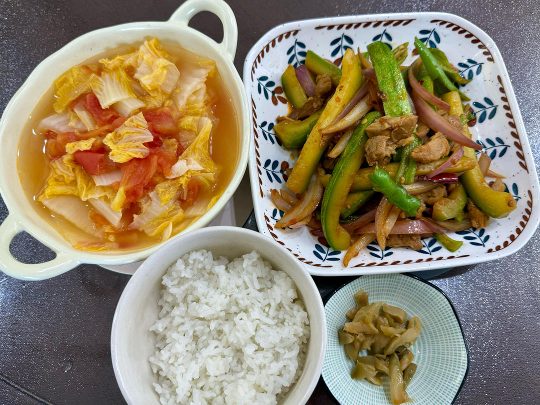 西葫芦炒肉(干锅西葫芦)