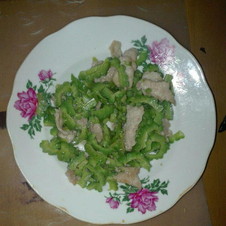 苦瓜炒肉片