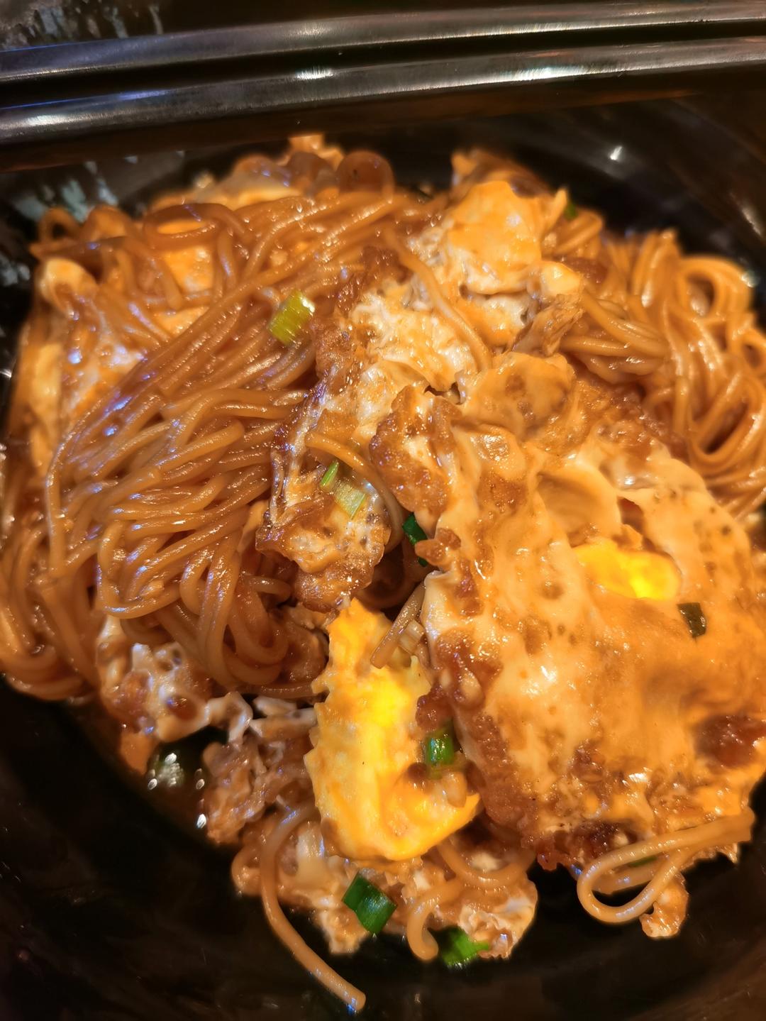 荷包蛋焖面