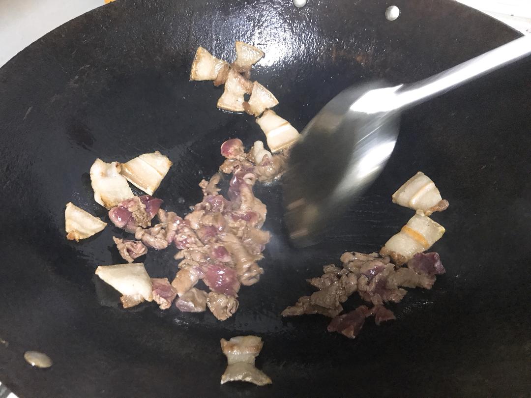 老坛酸菜炒牛肉的做法 步骤3