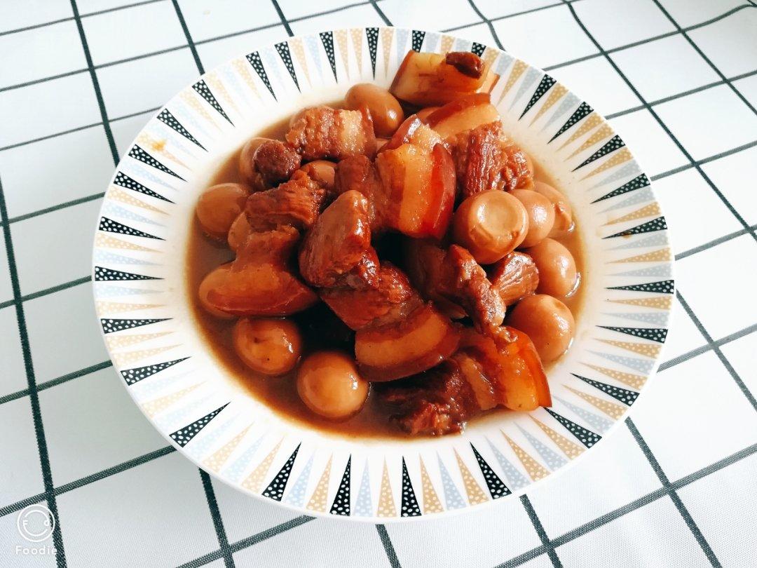 加了鹌鹑蛋后，这盘红烧肉，美味的逆天啦——鹌鹑蛋烧肉（孔瑶食谱）