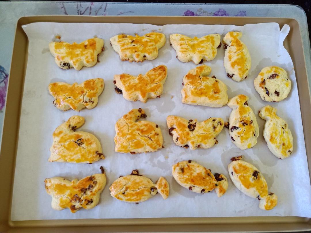 松软咸香奶油蔓越莓司康饼（新手友好）