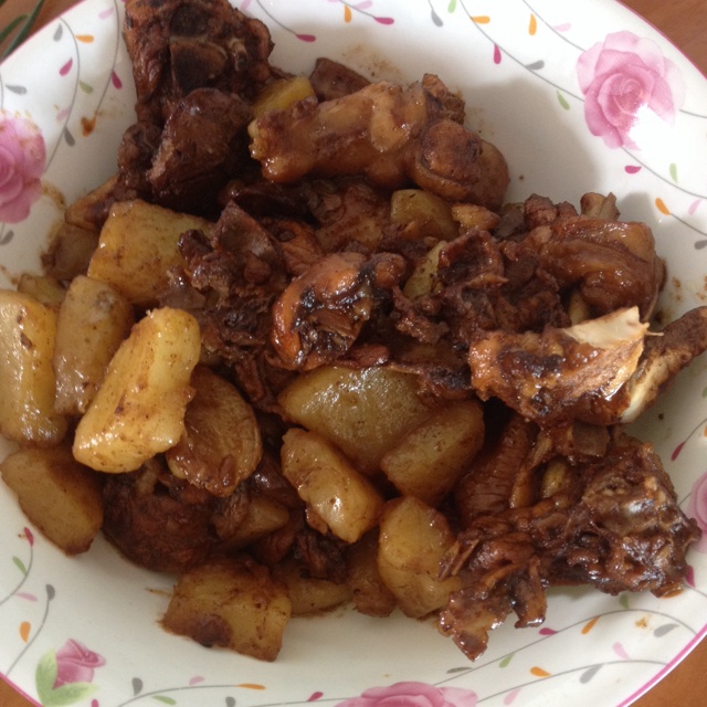 红烧土豆鸡块