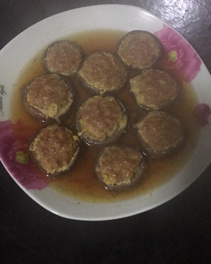 美味的肉酿香菇～～孩子爱吃的下饭菜