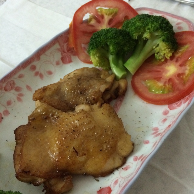 香煎黑椒鸡扒